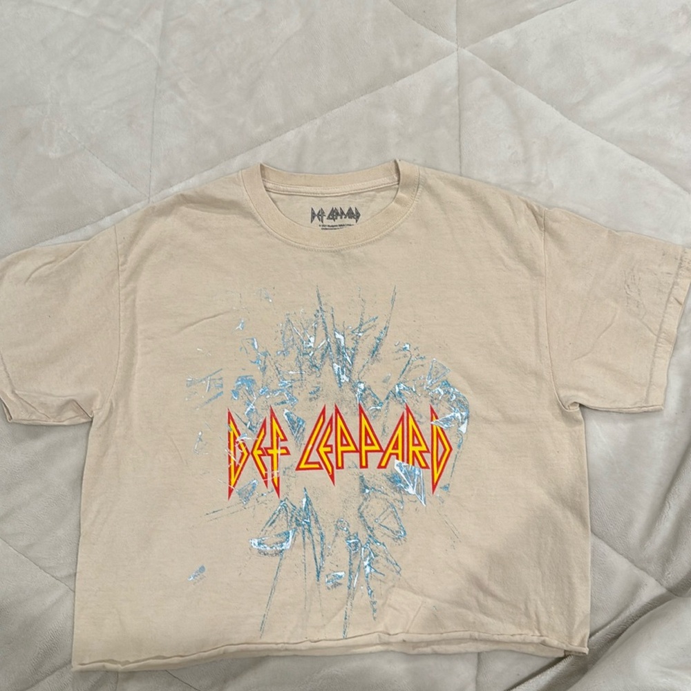 NWOT Def Leppard Band Crop Top Shirt Size  S/M
